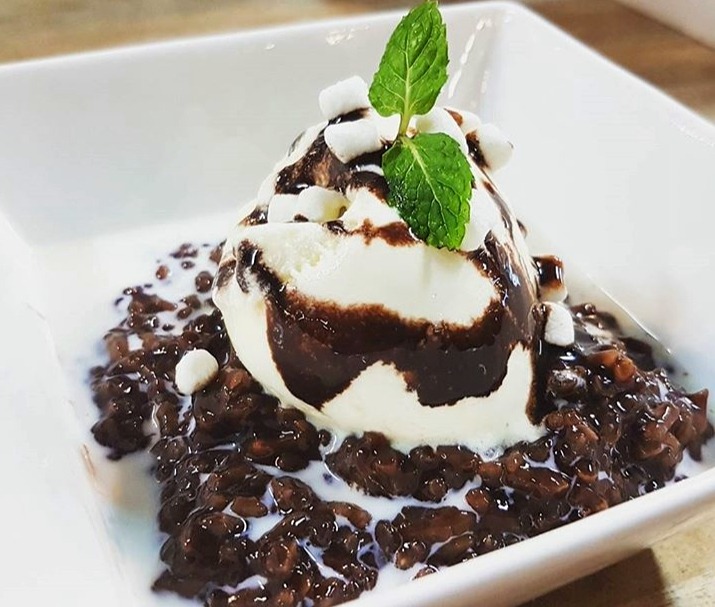 lutong bahay recipe-champorado with ice cream